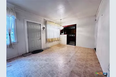 608 Coke Street, Yoakum, TX 77995 - Photo 15