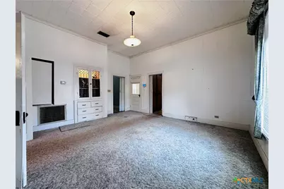 608 Coke Street, Yoakum, TX 77995 - Photo 9