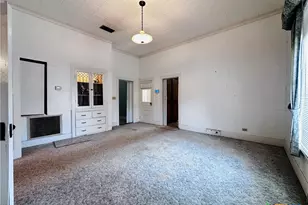 608 Coke St, Yoakum, TX 77995 - Photo 9