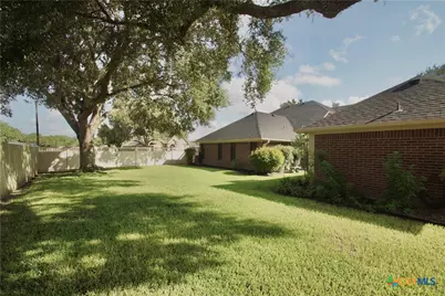 106 Bloomingdale Circle, Victoria, TX 77904 - Photo 9