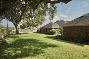 106 Bloomingdale Cir, Victoria, TX 77904 - Photo 9