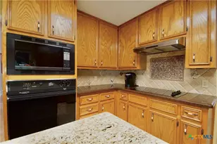 106 Bloomingdale Cir, Victoria, TX 77904 - Photo 21