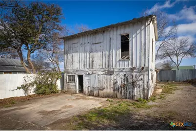 633 S Castell Avenue, New Braunfels, TX 78130 - Photo 39