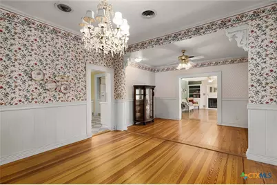 633 S Castell Avenue, New Braunfels, TX 78130 - Photo 31