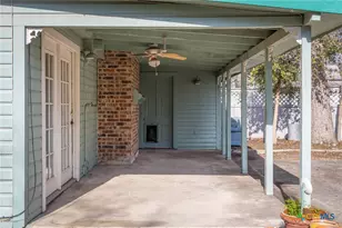 633 S Castell Ave, New Braunfels, TX 78130 - Photo 35