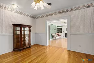 633 S Castell Ave, New Braunfels, TX 78130 - Photo 33