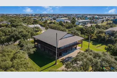 1401 W Main Street, Port O'Connor, TX 77982 - Photo 1