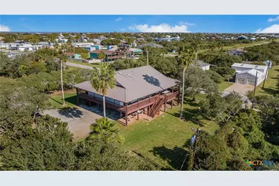 1401 W Main Street, Port O'Connor, TX 77982 - Photo 9