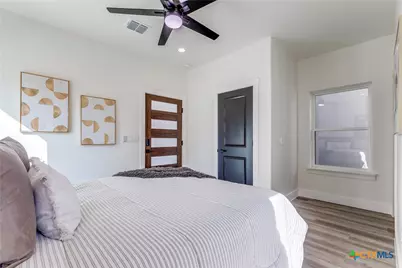 126 E Lachapelle, San Antonio, TX 78204 - Photo 13