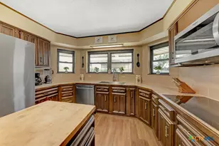 200 Brisco Rd, Marion, TX 78124 - Photo 5