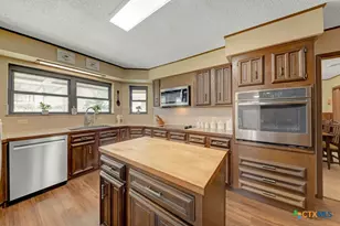 200 Brisco Rd, Marion, TX 78124 - Photo 7