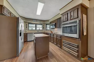 200 Brisco Rd, Marion, TX 78124 - Photo 5