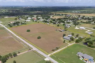 200 Brisco Rd, Marion, TX 78124 - Photo 3