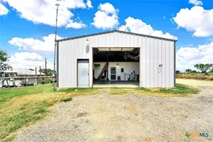149 County Rd 256, Floresville, TX 78114 - Photo 29
