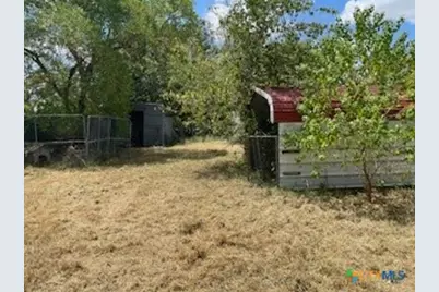 811 Dunn Street, Cuero, TX 77954 - Photo 1
