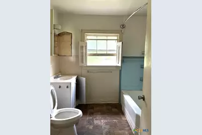 311 E Putnam, Ganado, TX 77962 - Photo 5