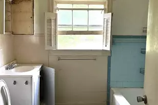 311 E Putnam, Ganado, TX 77962 - Photo 5