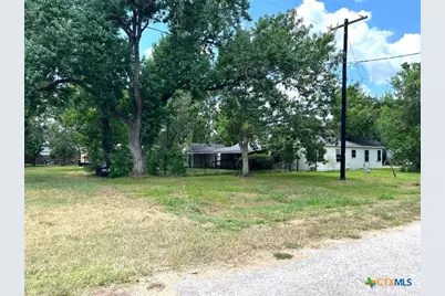 311 E Putnam, Ganado, TX 77962 - Photo 7