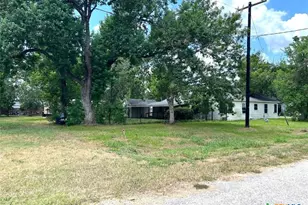 311 E Putnam, Ganado, TX 77962 - Photo 7