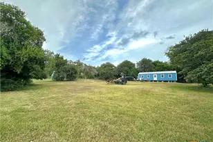 400 W Church St, Victoria, TX 77901 - Photo 1