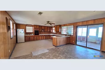 213 S Ocean Drive, Port Lavaca, TX 77979 - Photo 7