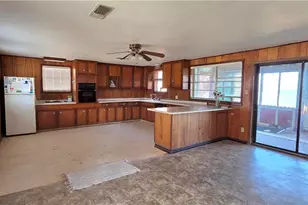 213 S Ocean Dr, Port Lavaca, TX 77979 - Photo 7