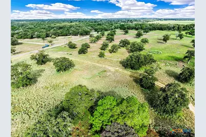2802 County Road 434, Stockdale, TX 78160 - Photo 7