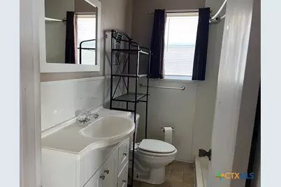 208 Sample Street, Edna, TX 77957 - Photo 7