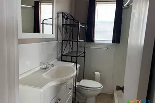 208 Sample St, Edna, TX 77957 - Photo 7