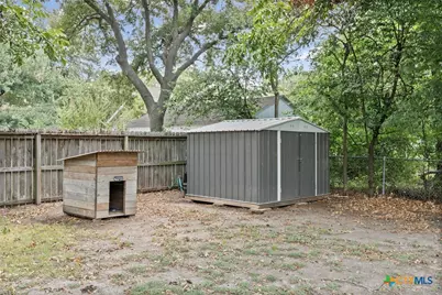 1603 N Davis Avenue, Cameron, TX 76520 - Photo 25