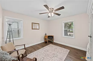 1603 N Davis Ave, Cameron, TX 76520 - Photo 17