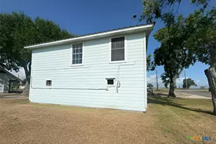 50 N Vivian Stevens St, Port Lavaca, TX 77979 - Photo 3
