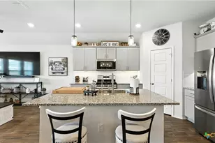 1741 James St, New Braunfels, TX 78130 - Photo 5