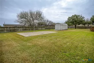 714 Louisiana St, Shiner, TX 77984 - Photo 39
