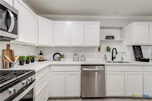 1299 Oakridge Dr, Blanco, TX 78606 - Photo 5