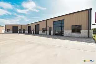 307 Sam Houston Dr, Victoria, TX 77901 - Photo 1