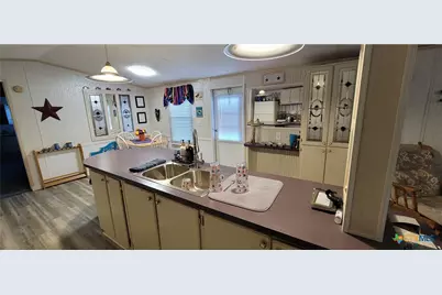 406 W Denver Avenue, Seadrift, TX 77983 - Photo 9