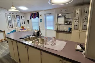 406 W Denver Ave, Seadrift, TX 77983 - Photo 9