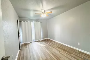 308 Woods Dr, Gatesville, TX 76528 - Photo 15