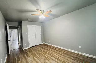 308 Woods Dr, Gatesville, TX 76528 - Photo 17