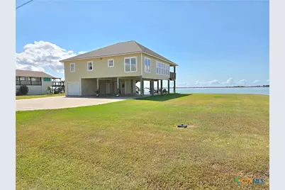 1588 W Bayshore Drive, Palacios, TX 77465 - Photo 3