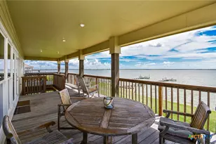 1588 W Bayshore Dr, Palacios, TX 77465 - Photo 9