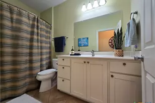 1588 W Bayshore Dr, Palacios, TX 77465 - Photo 29