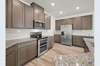 3865 Bentwood Way, New Braunfels, TX 78130 - Photo 3