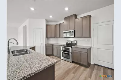 3865 Bentwood Way, New Braunfels, TX 78130 - Photo 5