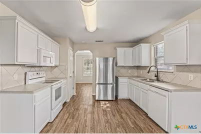 5504 Southern Crossing Drive, Temple, TX 76502 - Photo 11