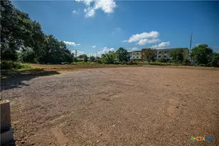 2125 N Esplanade St, Cuero, TX 77954 - Photo 33