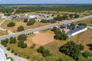 2125 N Esplanade St, Cuero, TX 77954 - Photo 9