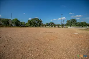 2125 N Esplanade St, Cuero, TX 77954 - Photo 31