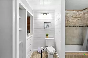 683 & 695 Albert St, New Braunfels, TX 78130 - Photo 15